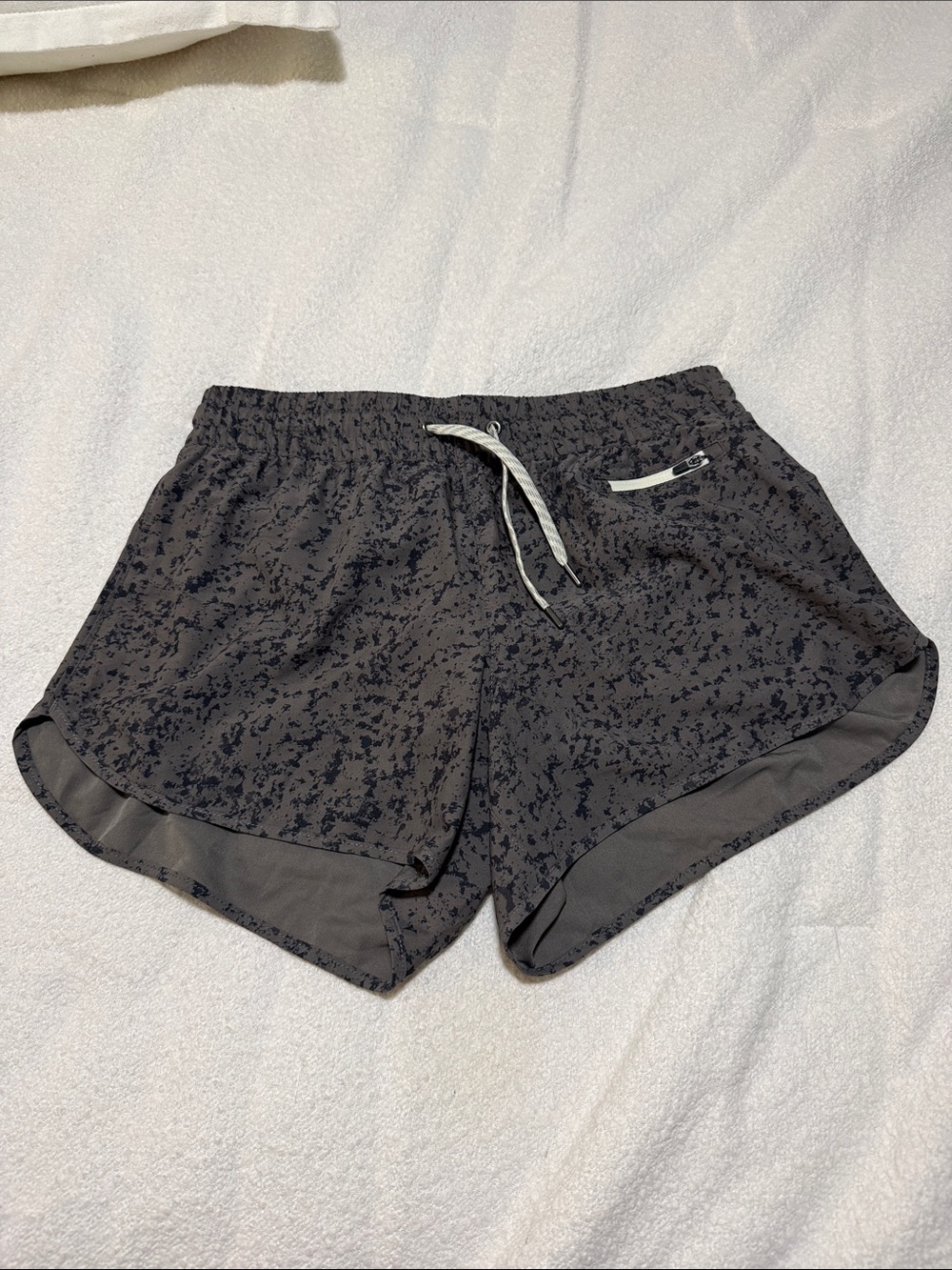 Women’s medium vuori shorts